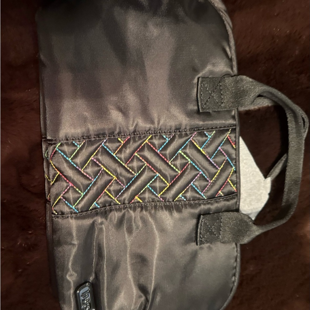 Lug- flash with handles black with rainbow stitch
